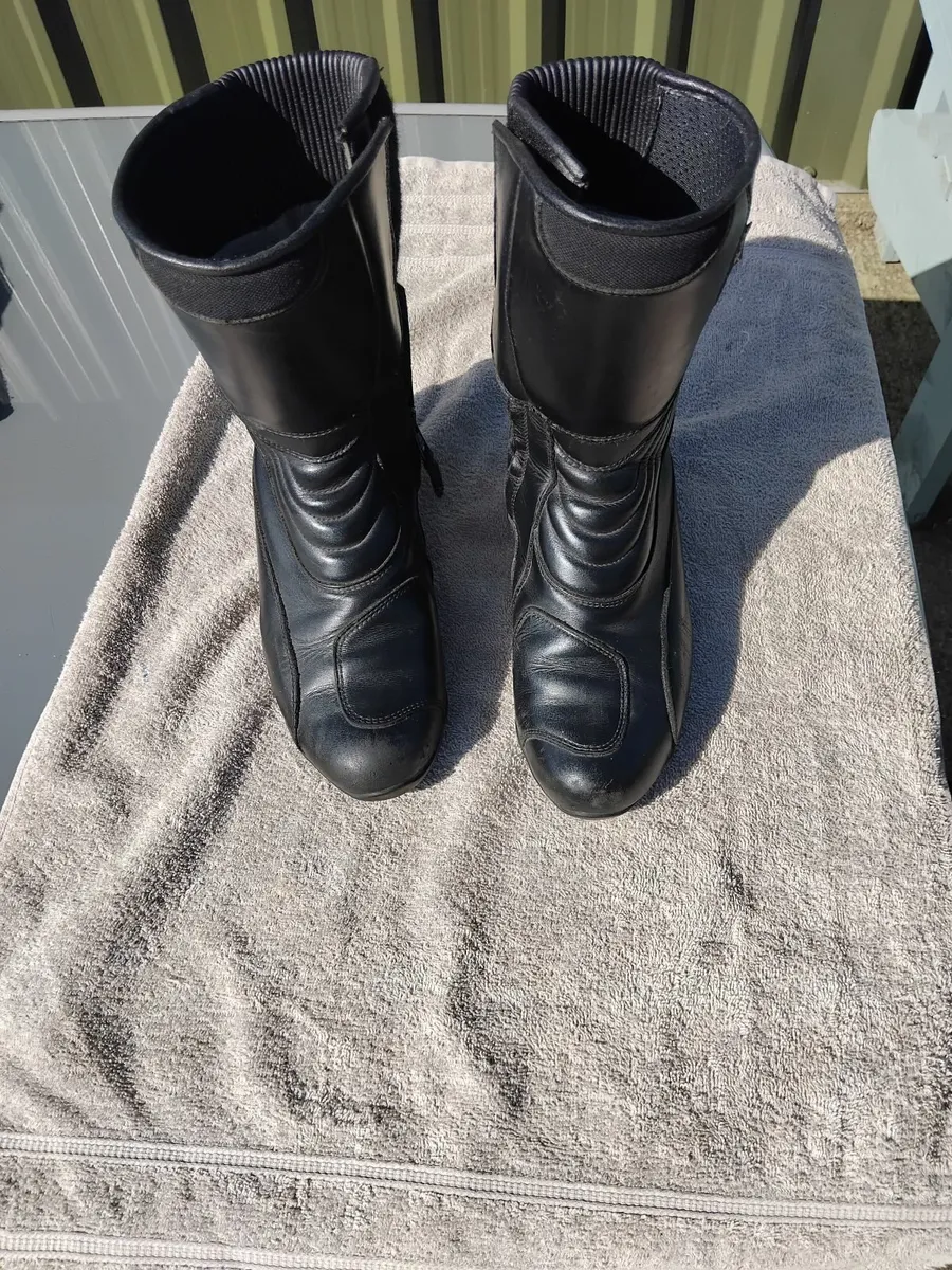 Ladies motorcycle gear - Image 1