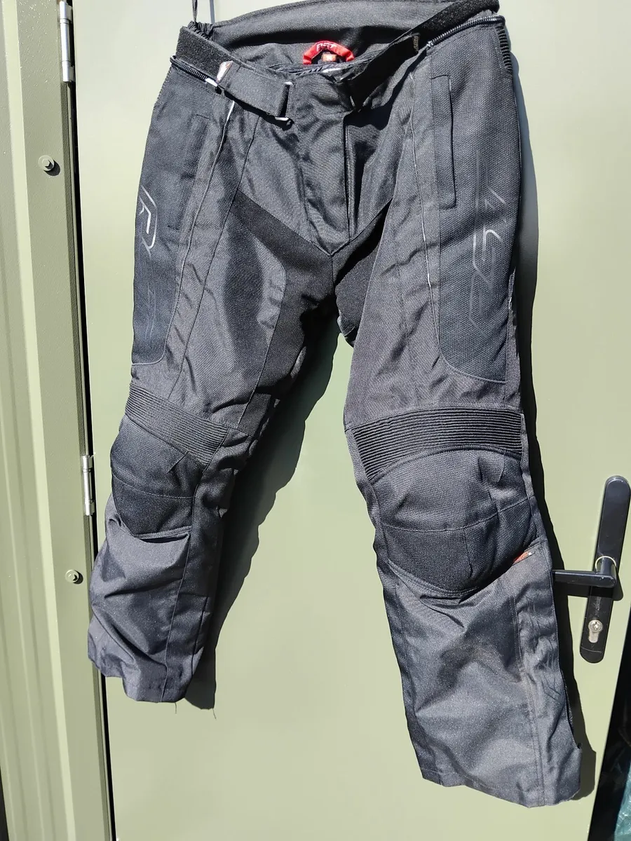 Ladies motorcycle gear - Image 3