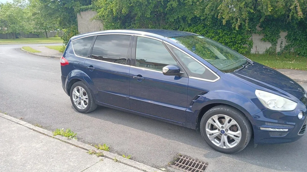 132ford s max 7 seats  2.0L diesel manual titanium - Image 3