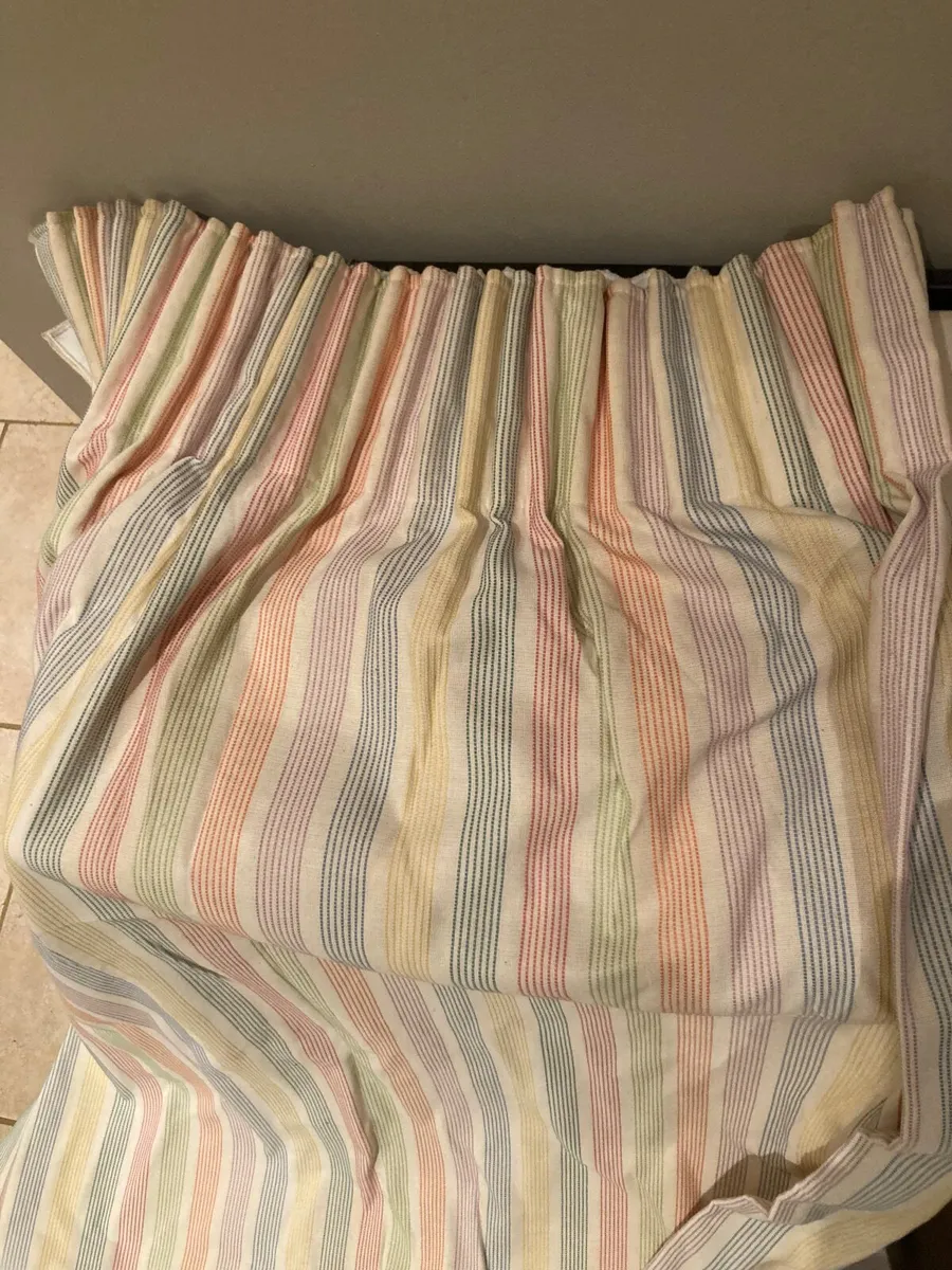 Pair of curtains - Image 1
