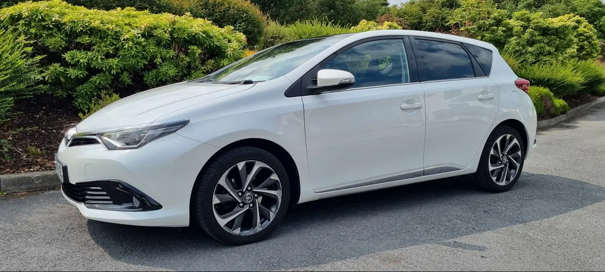 Toyota Auris High Spec NCT TAX - Image 3