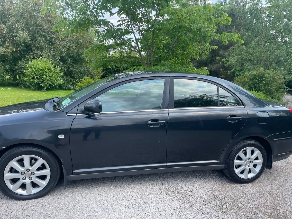 Toyota Avensis 2005 - Image 2