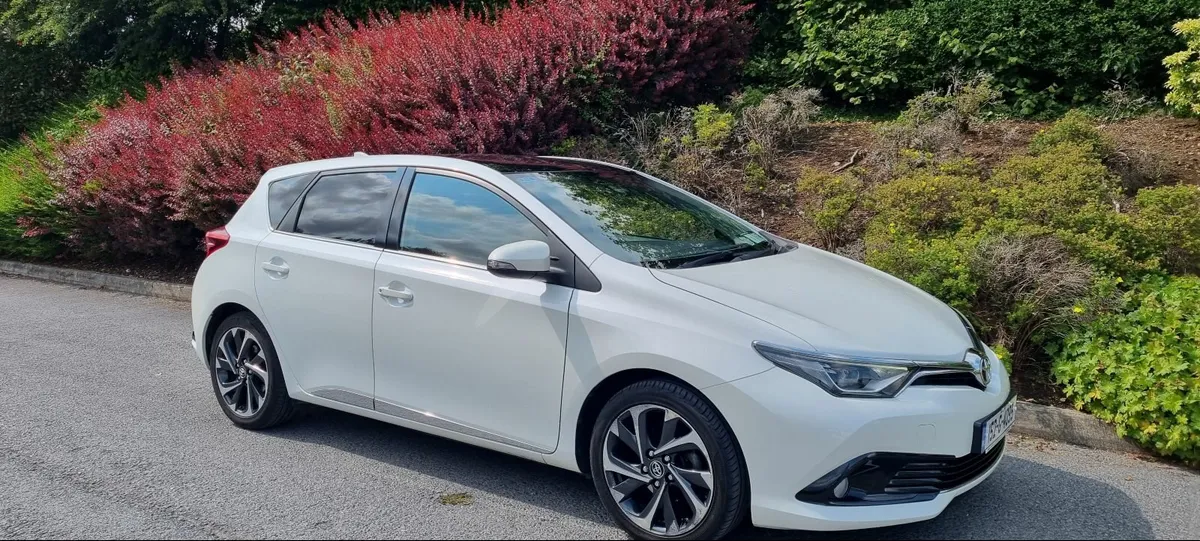 Toyota Auris High Spec NCT TAX - Image 1