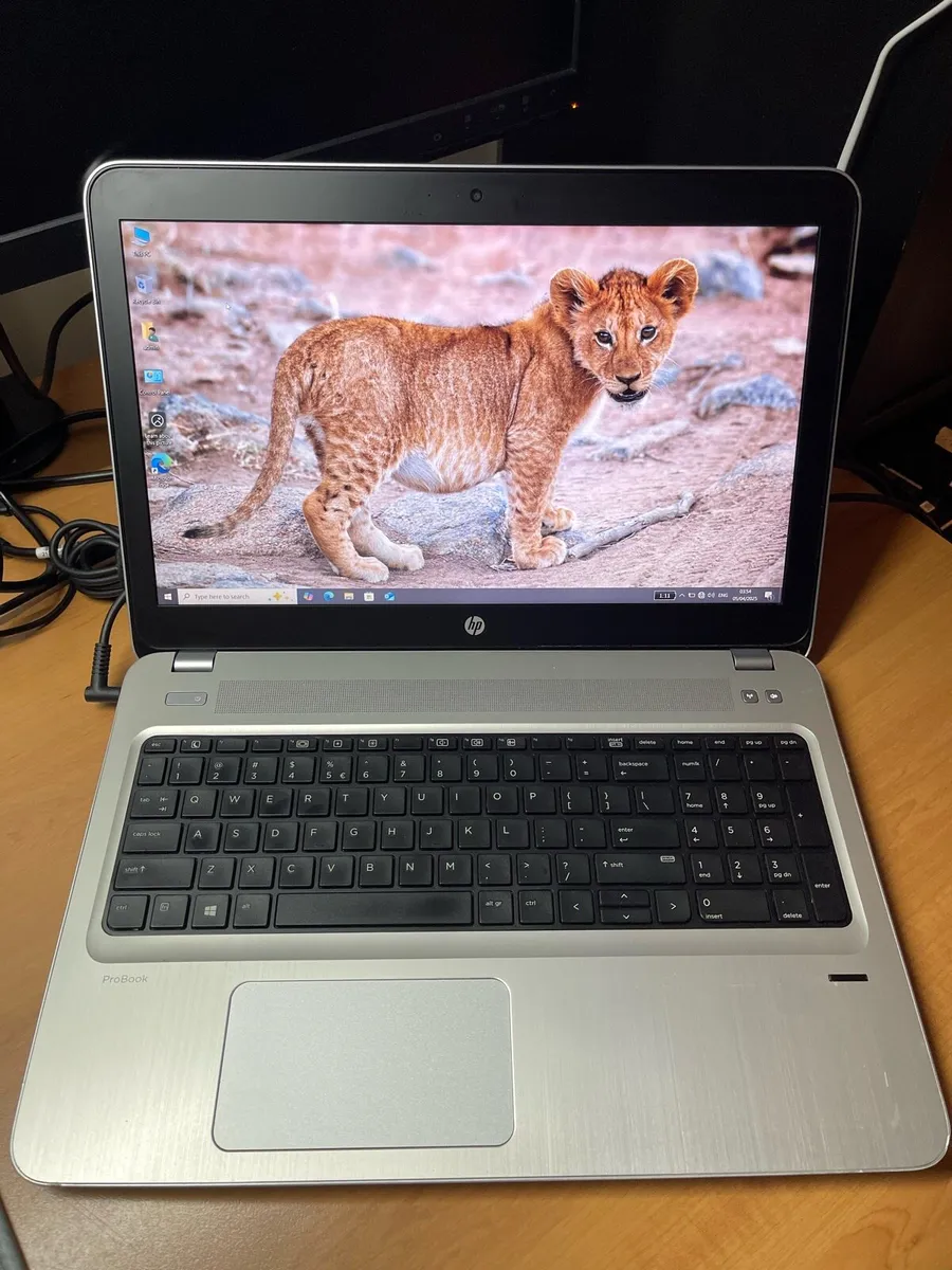 Hp laptop i5 16gb 256 - Image 1