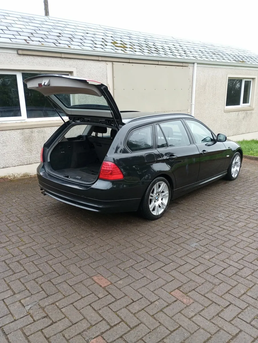 BMW 3-Series 2012 - Image 4