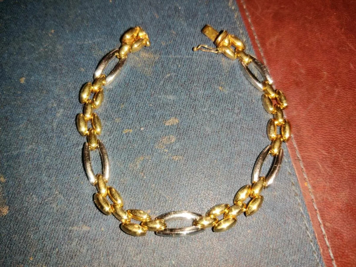 OVAL YELLOW & WHITE, 9CT Gold 8.69 Gram Bracelet ! - Image 1