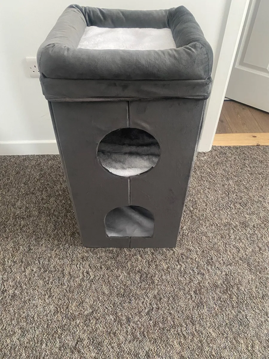 Cat tree - Image 1