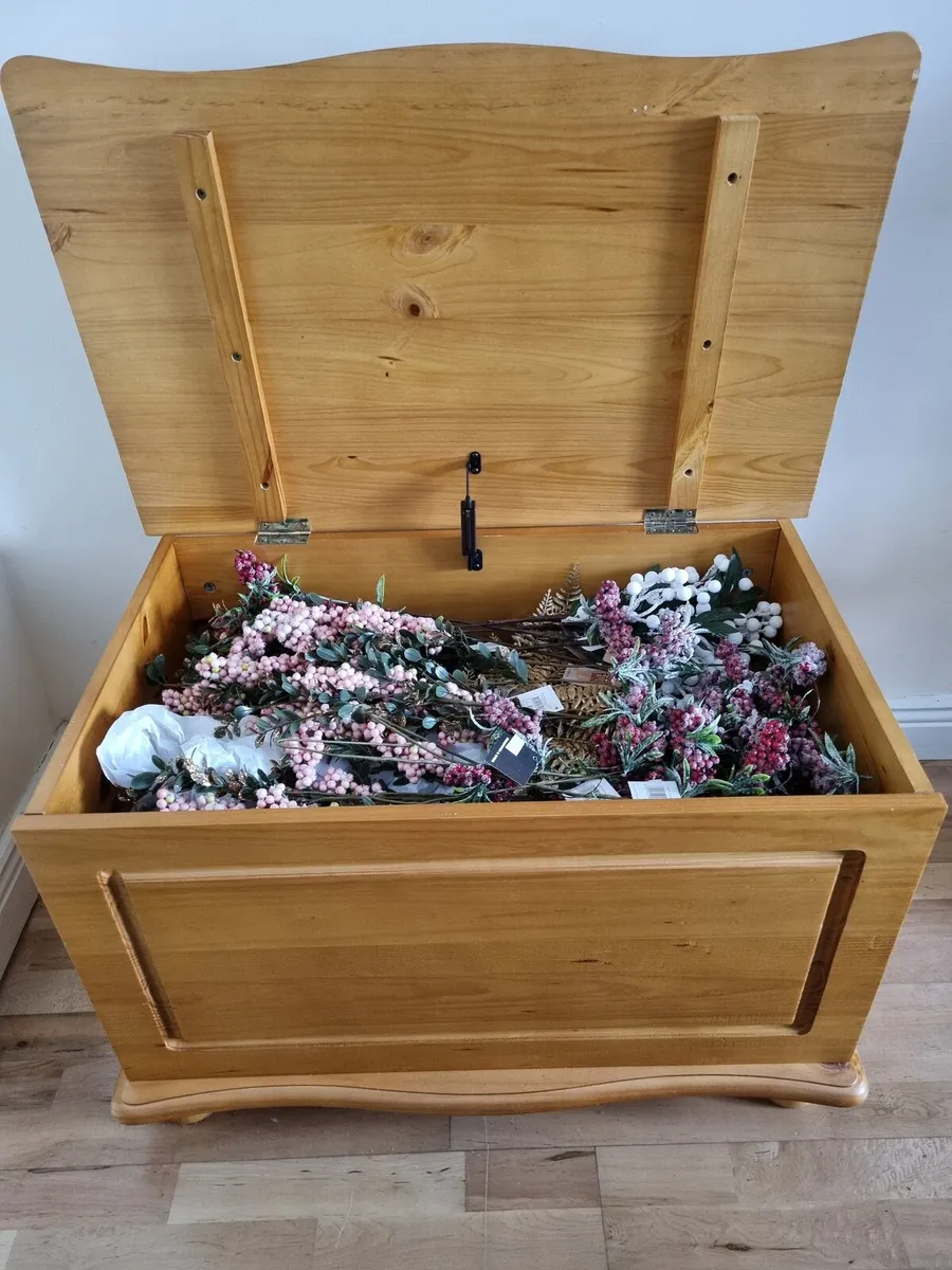 Pine blanket storage toy box chest - Image 2