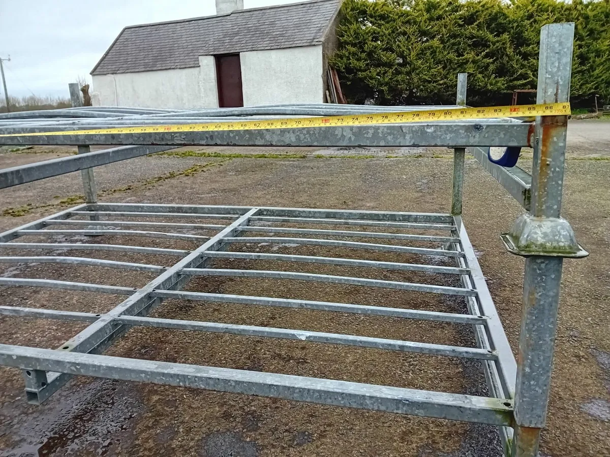 STILLAGES - Image 3