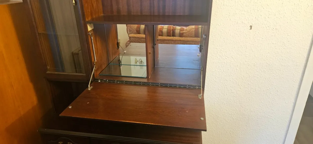 Mahogany Dresser - Image 2