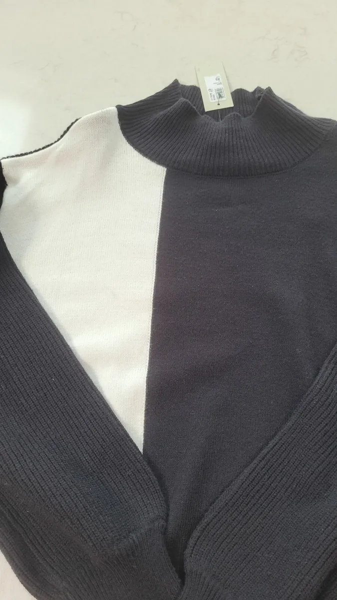 Jumper - Image 2