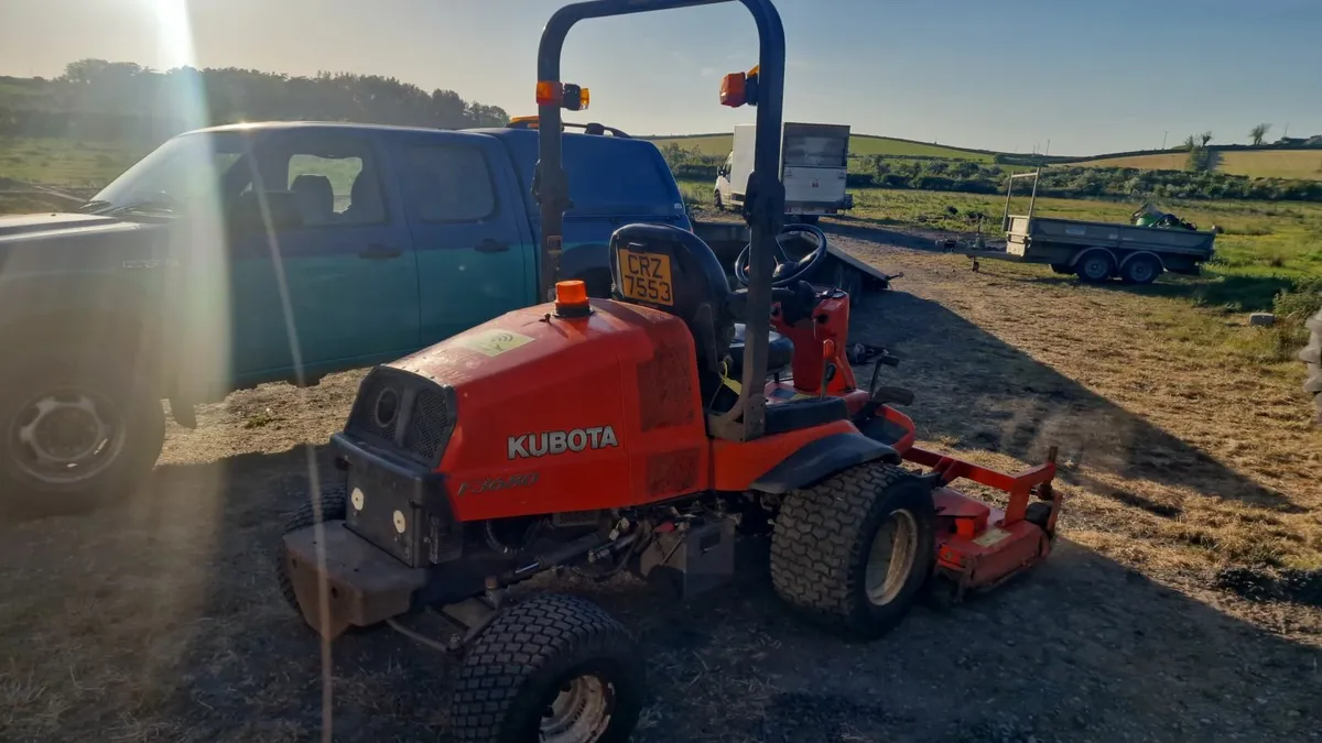 Kubota F3680 ride on mower lawnmower - Image 2