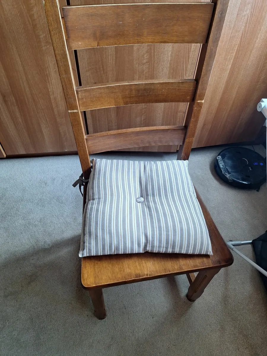 8 kitchen Chairs - Image 3