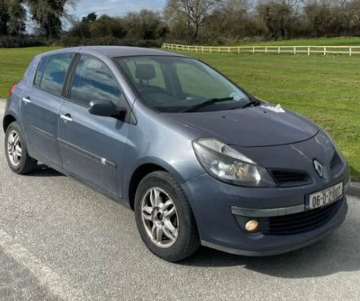 Renault Clio 2006 - Image 1
