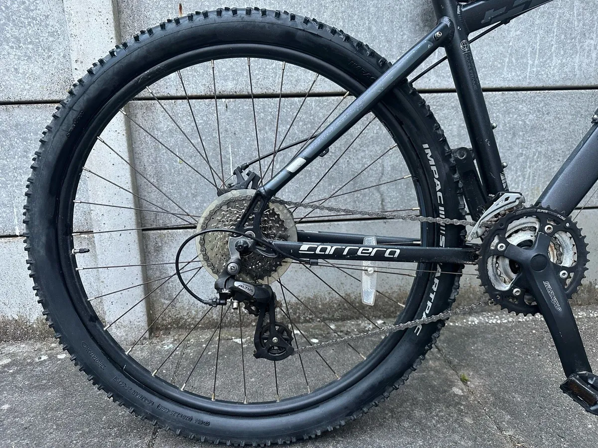 Carrera vengence mountain bike - Image 3