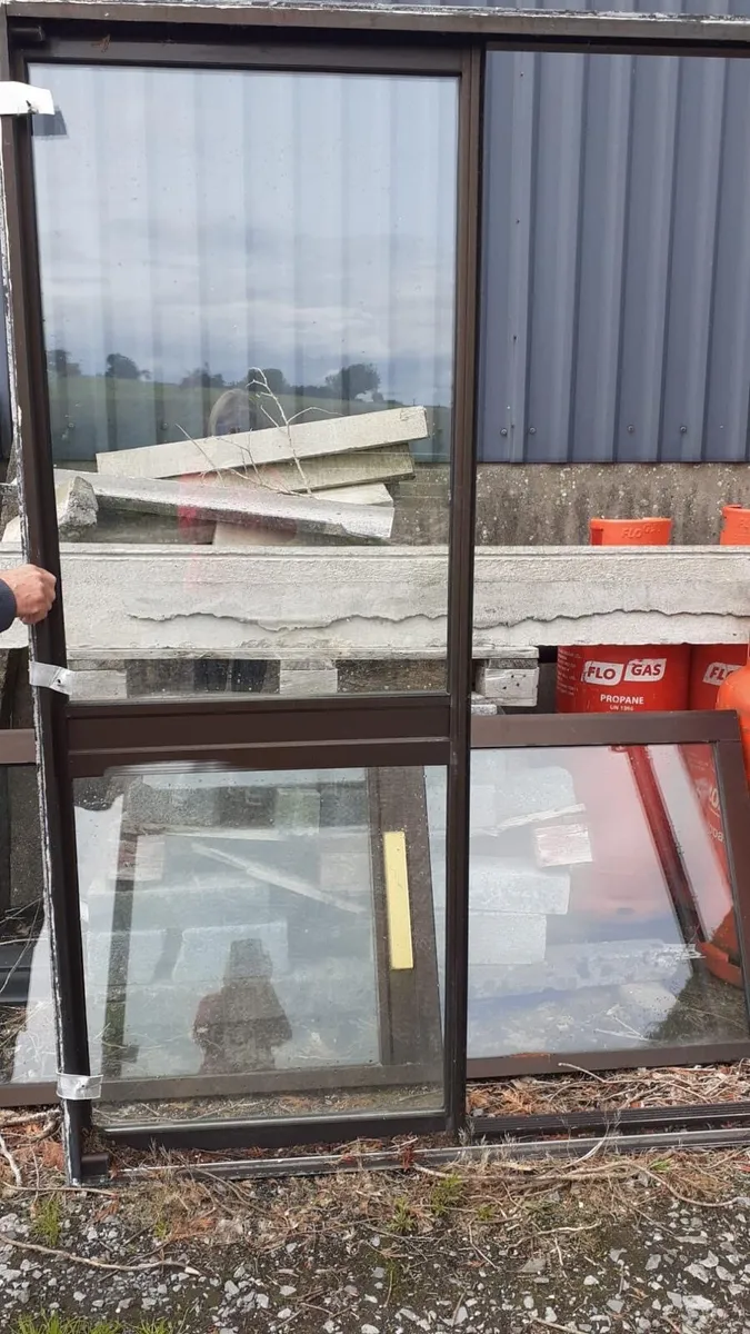 Sliding door - Image 1