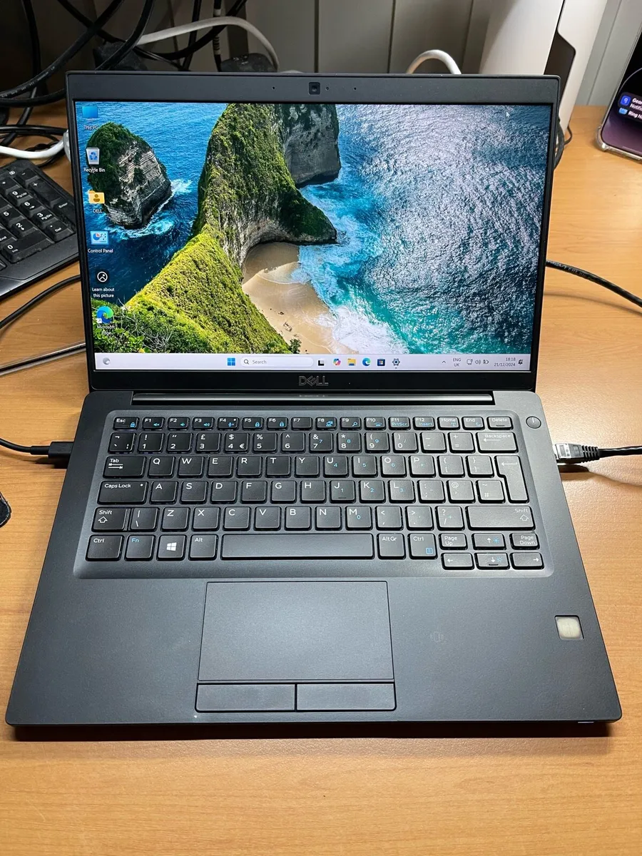 Dell laptop i5 16-512 win 11 - Image 1