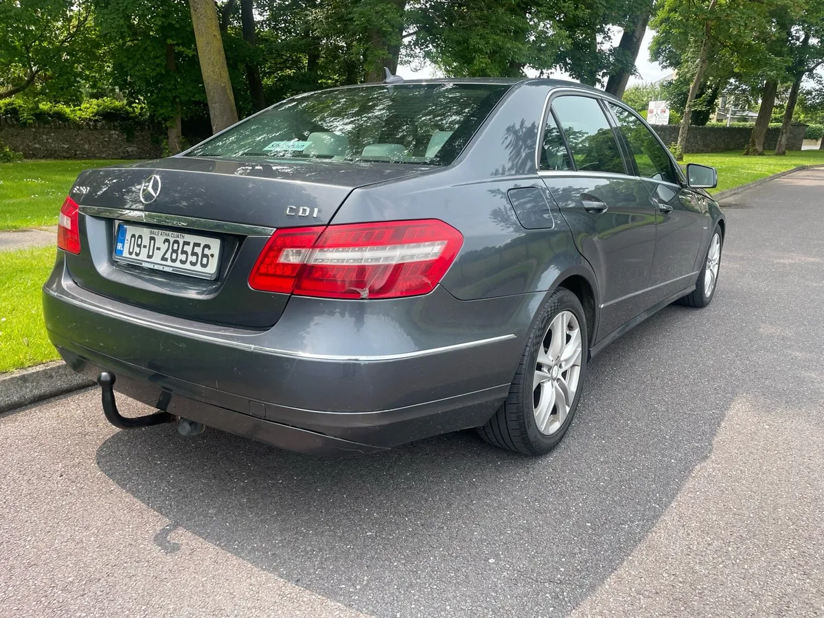 MERCEDES BENZ E250 AVANTGARDE NCT 03/26 - Image 2