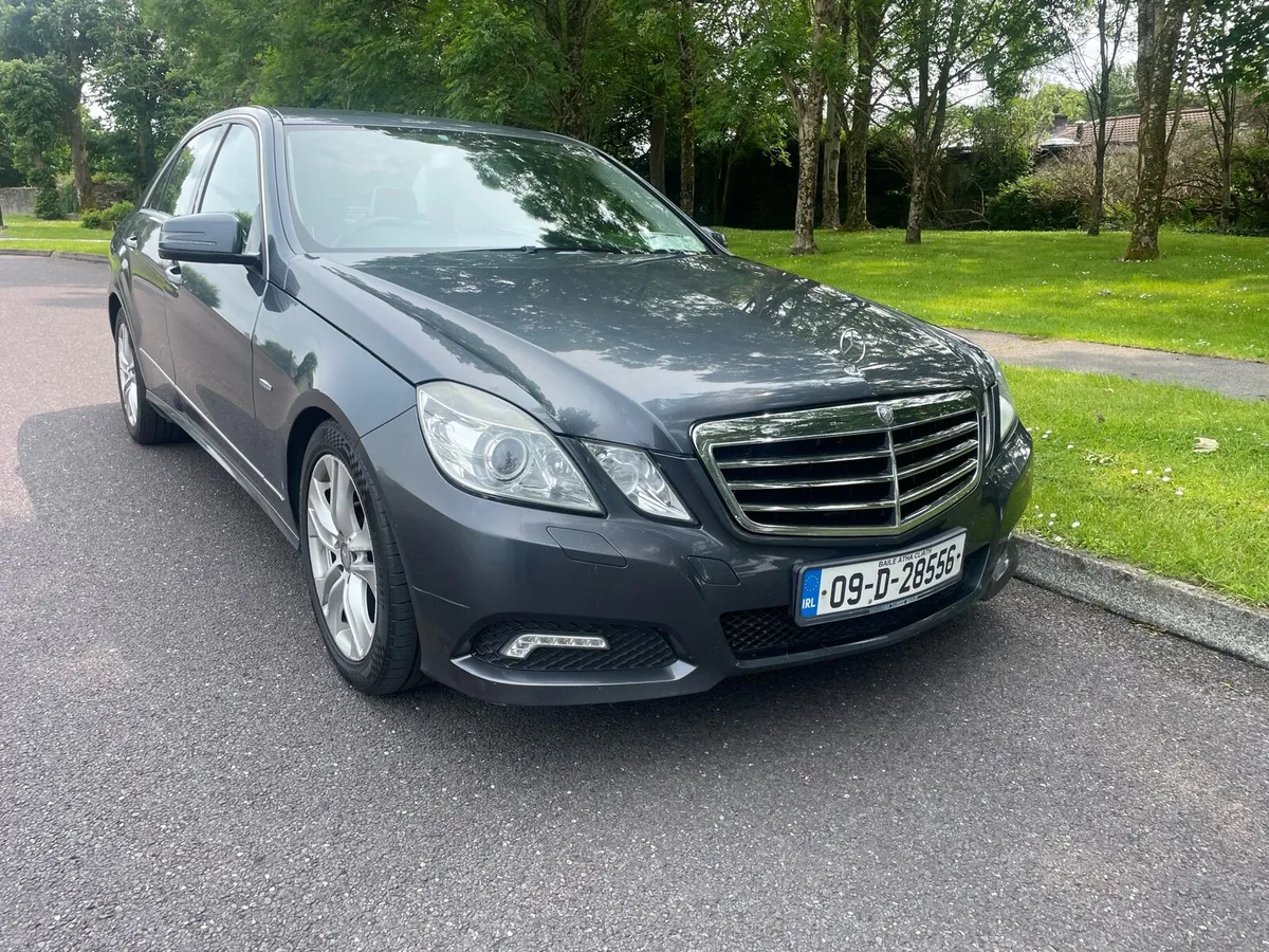 MERCEDES BENZ E250 AVANTGARDE NCT 03/26 - Image 3