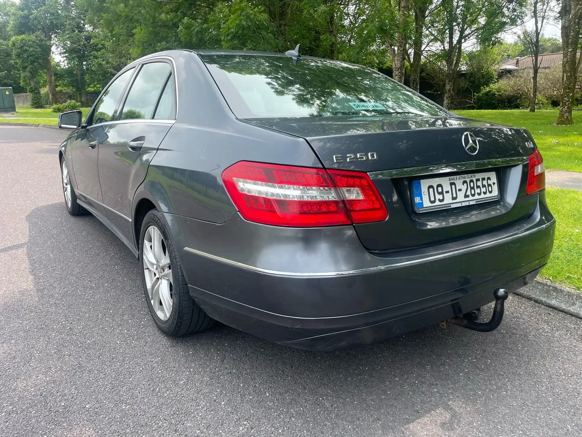 MERCEDES BENZ E250 AVANTGARDE NCT 03/26 - Image 4
