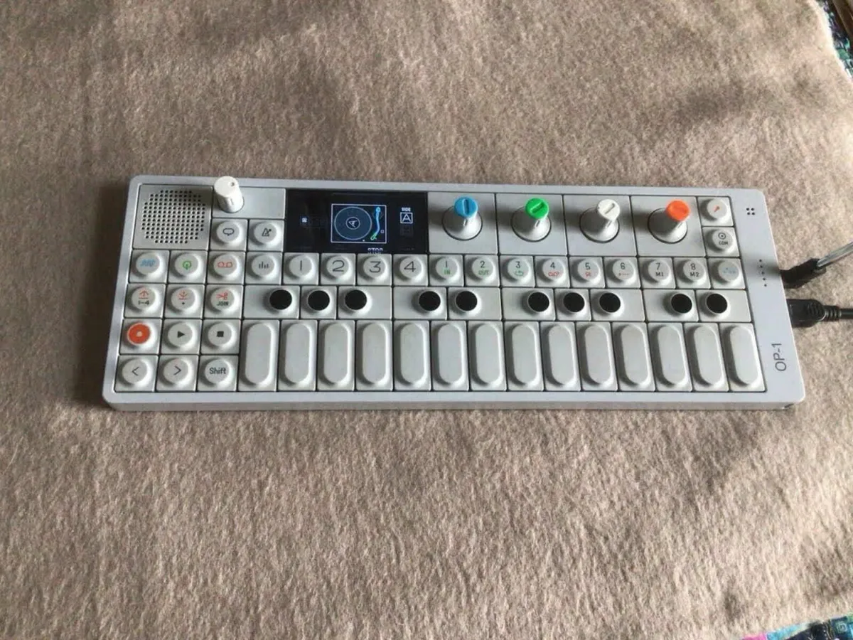 Portable Synthesizer Teenage Engineering OP-1 - Image 1