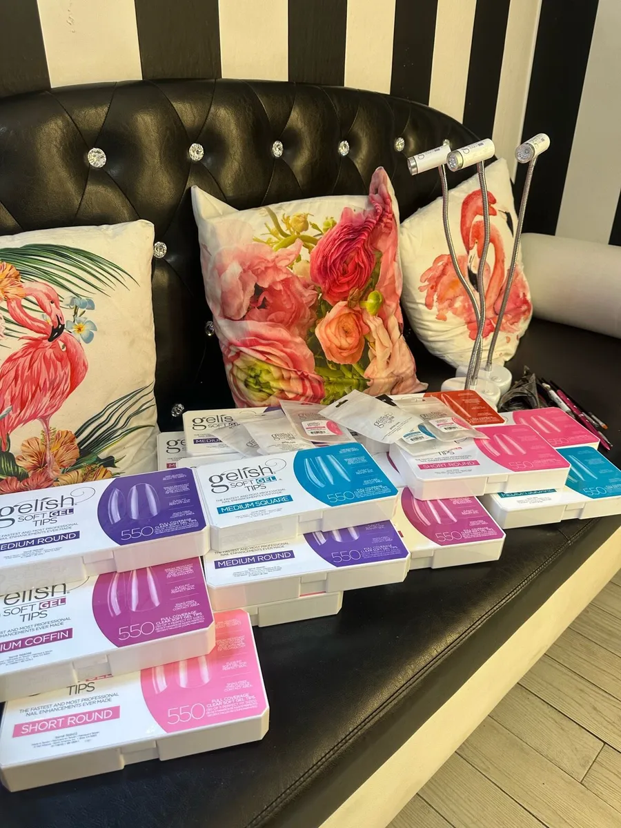 Gelish Tips & 3 lamps - Image 3