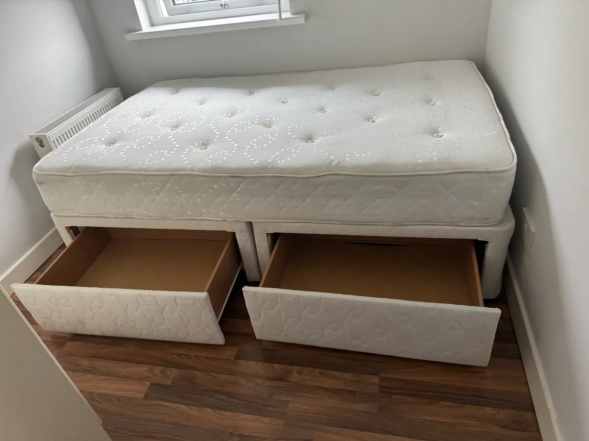 Double Bed - Image 2