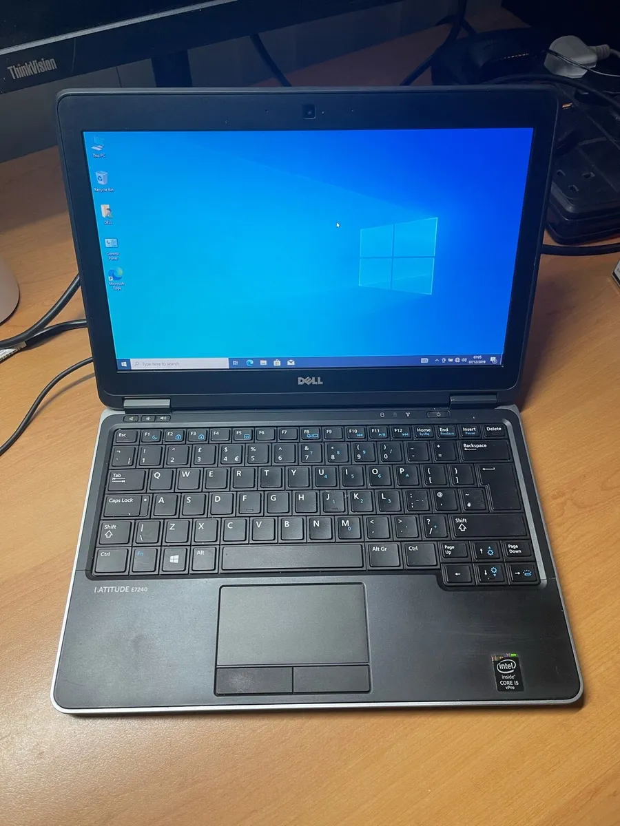 Dell laptop 16gb 256 win 10 - Image 1
