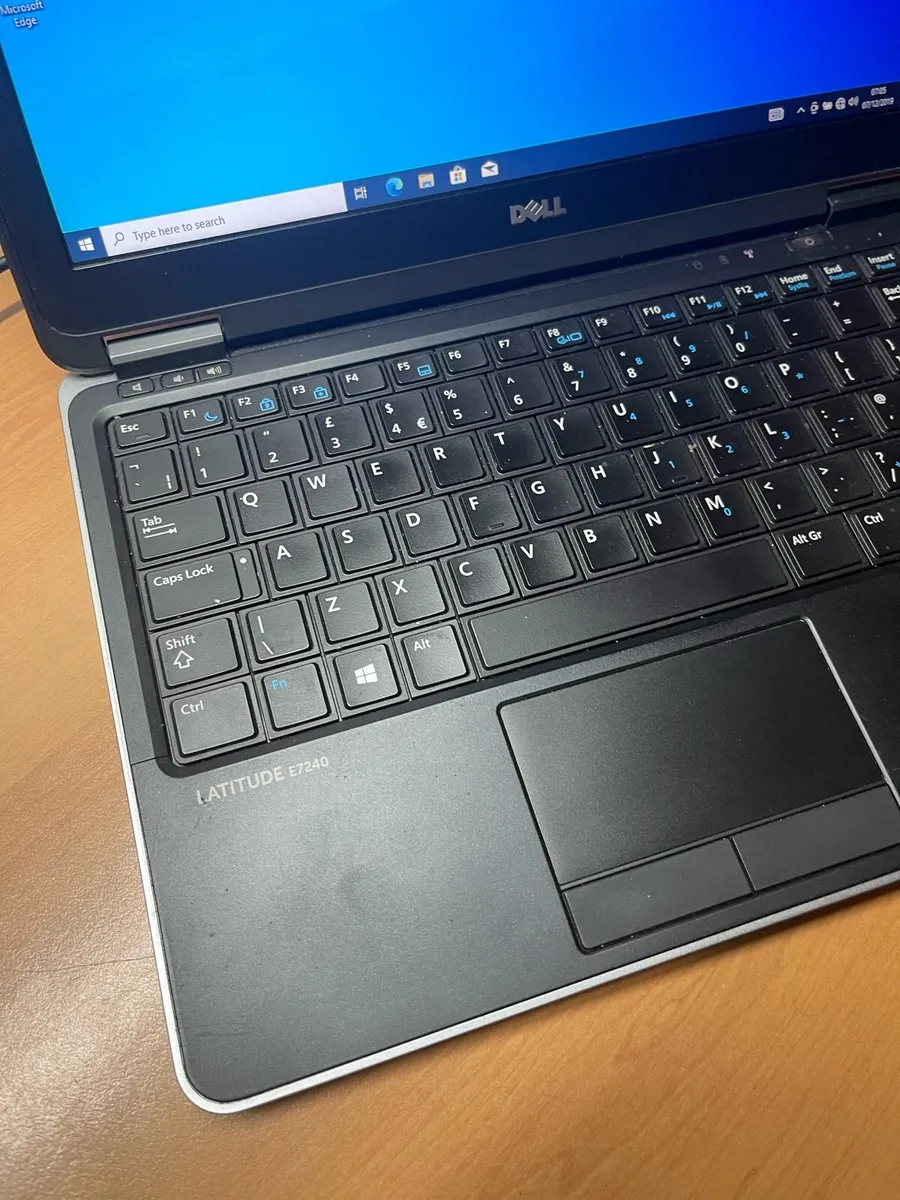 Dell laptop 16gb 256 win 10 - Image 3