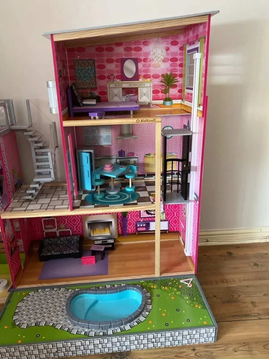 Barbie dollhouse - Image 3
