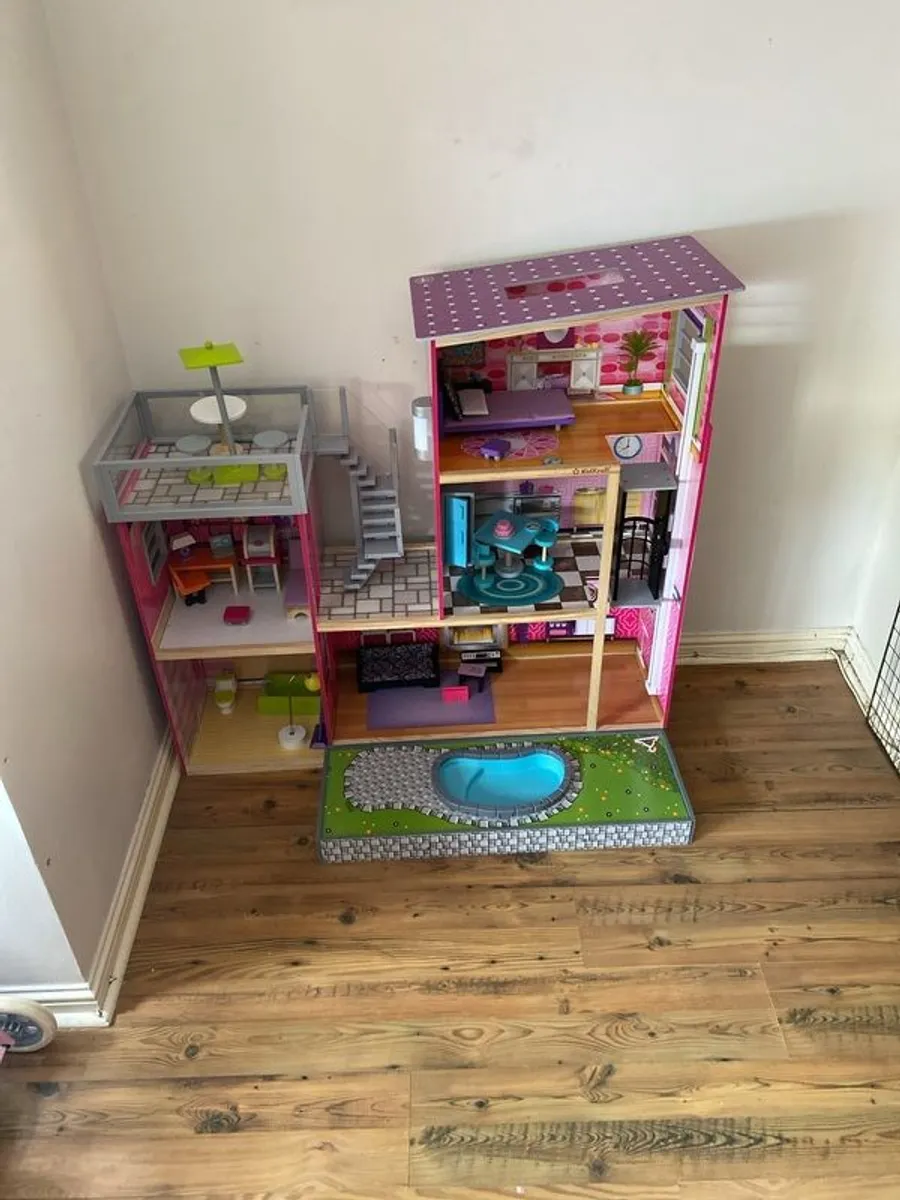 Barbie dollhouse - Image 4