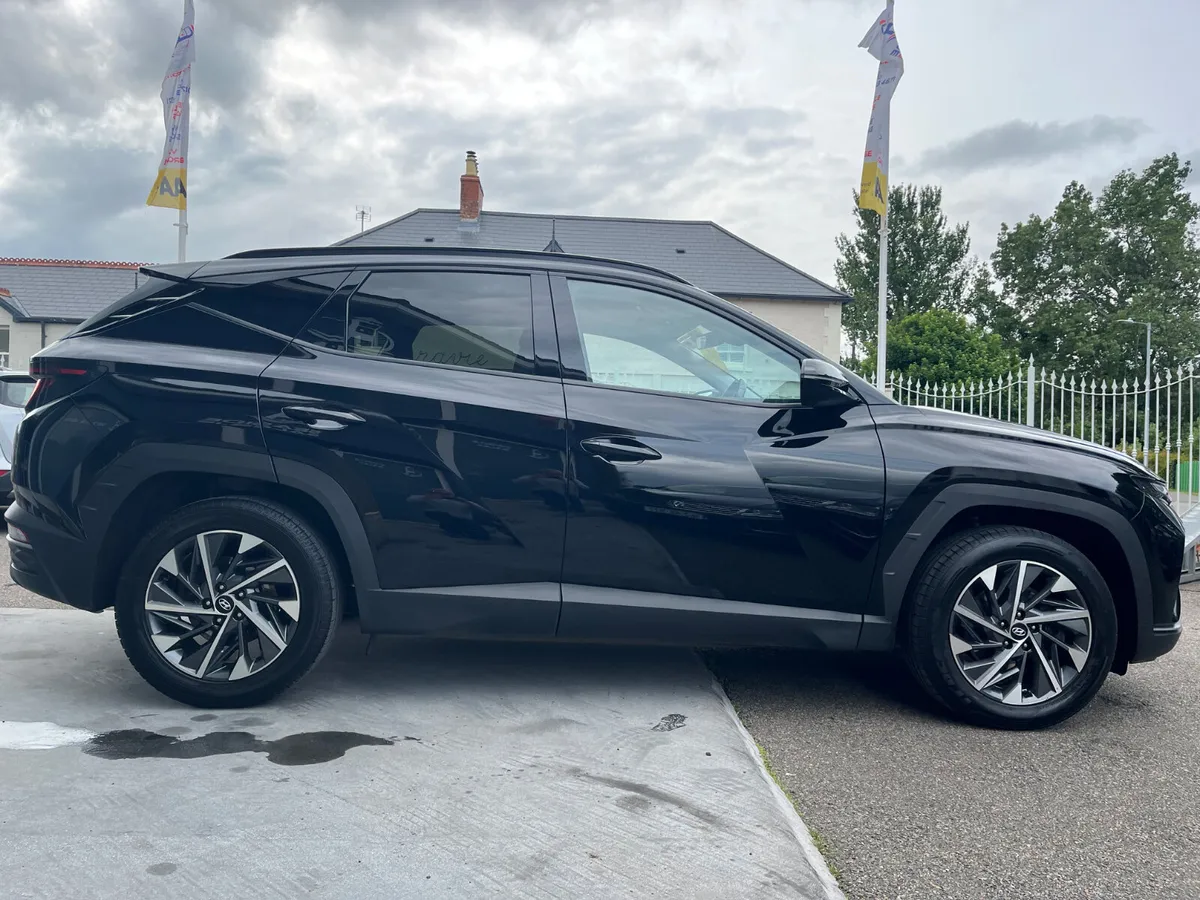 212 Hyundai Tuscon Executive - Image 4