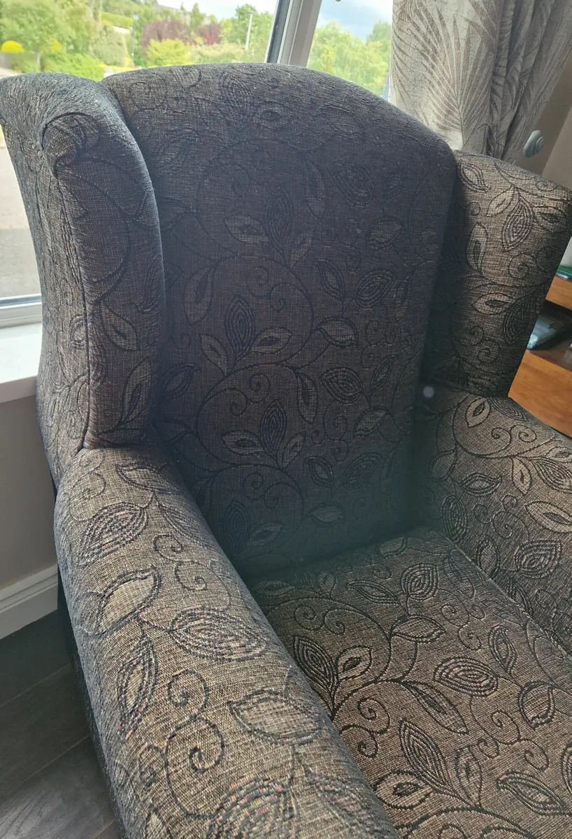 Suite of furniture - Image 2