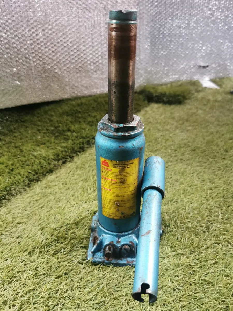 Hydraulic 3tonne Bottle Jack Germany - Image 1