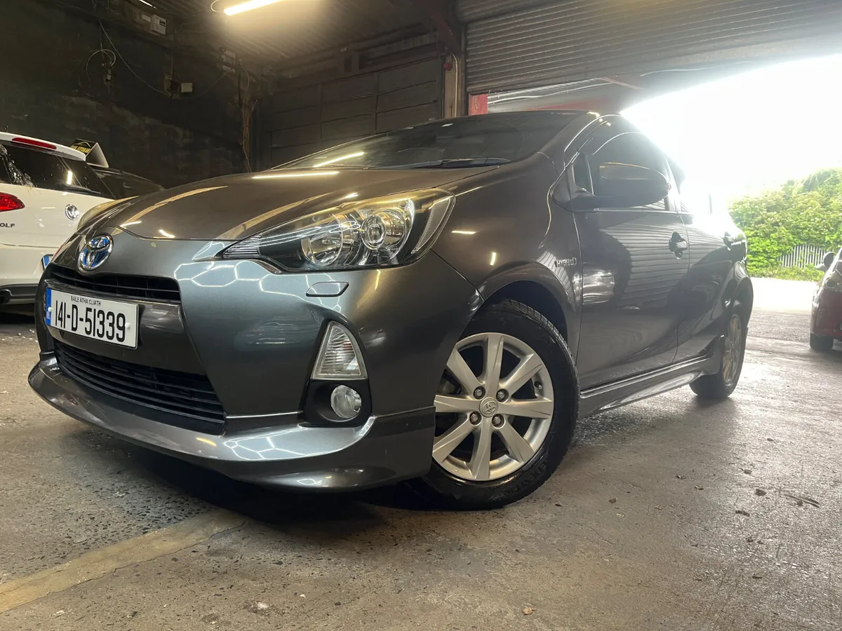 Toyota Aqua hybrid 2014 - Image 2