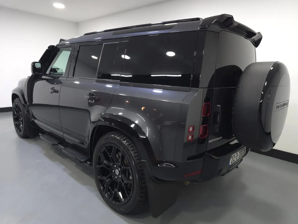 Land Rover Defender 110 D300 HSE - Image 2