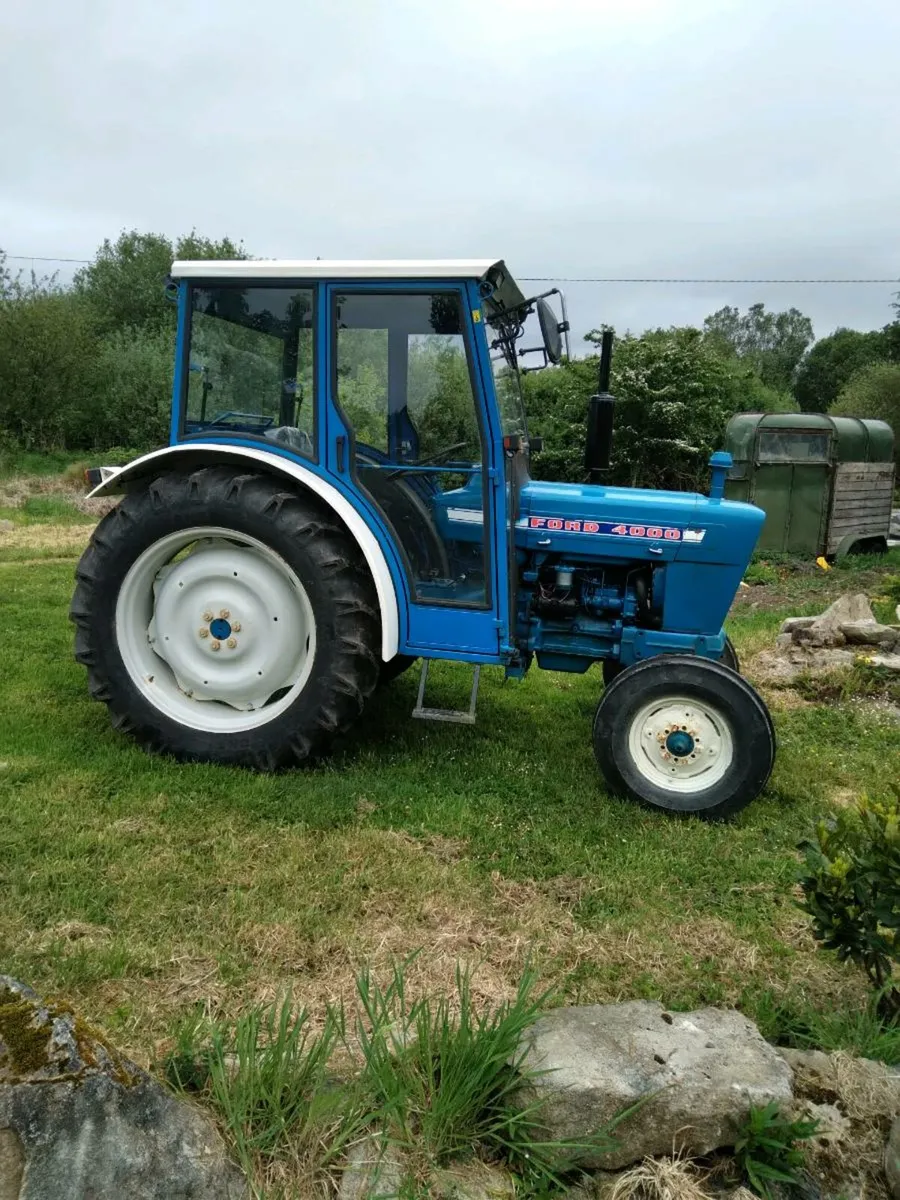 Vintage Ford 4000 - Image 2