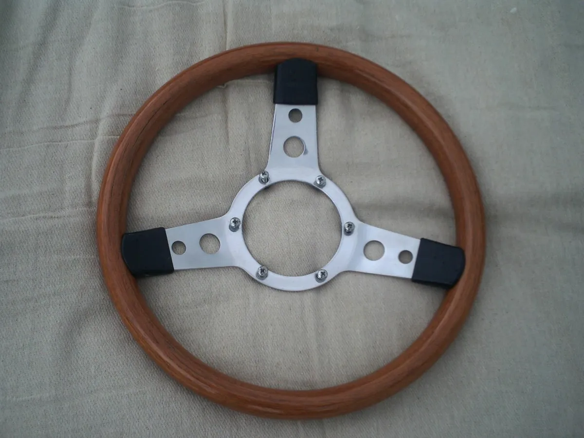 wood rim steering wheel