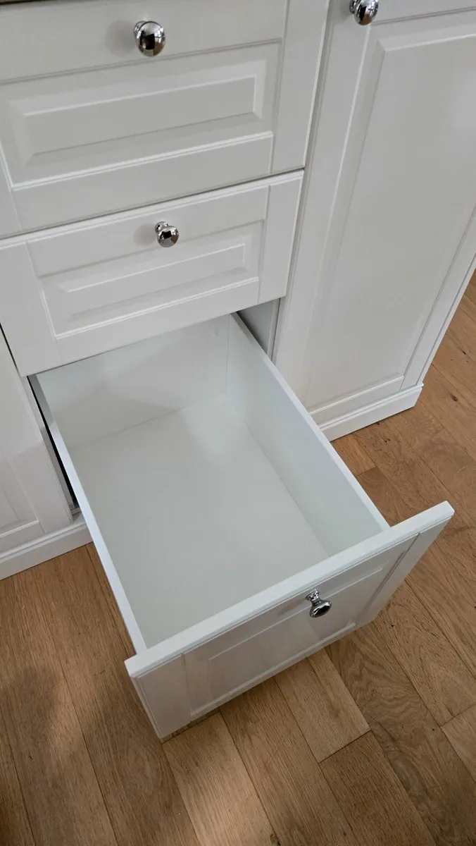 Kitchenette - Image 2