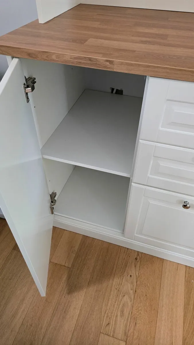 Kitchenette - Image 4