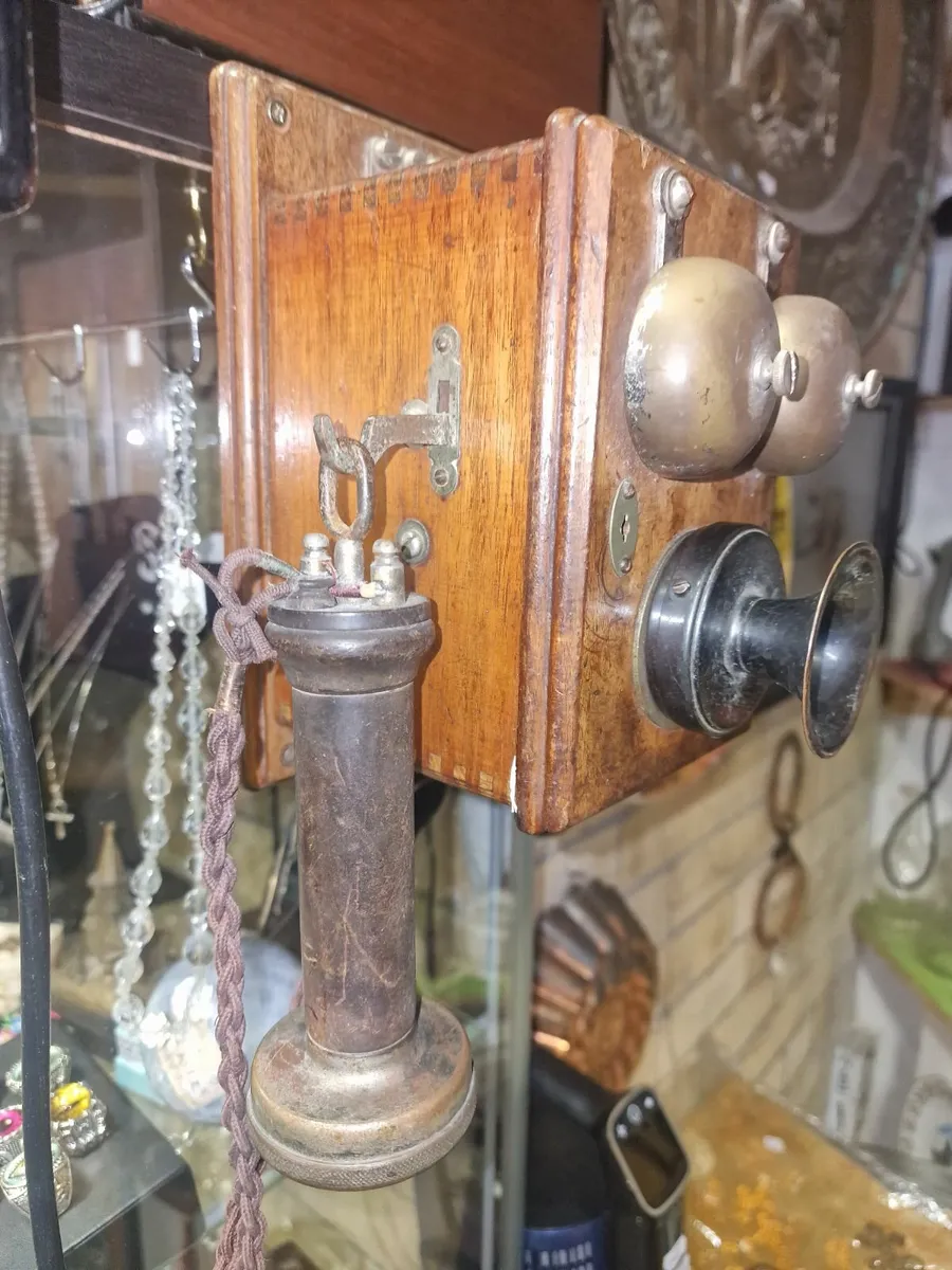 Antigue Phone - Image 2