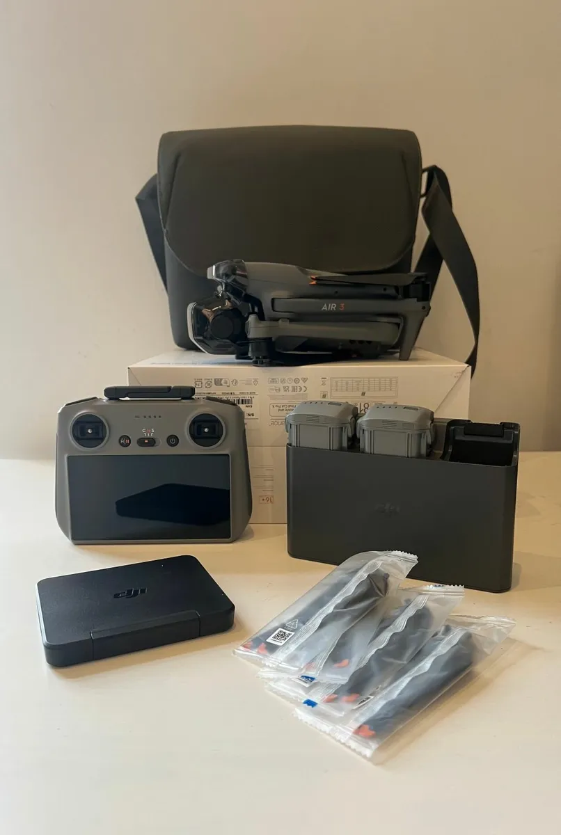 DJI Air 3 Fly More Combo  (DJI RC 2) - Image 2