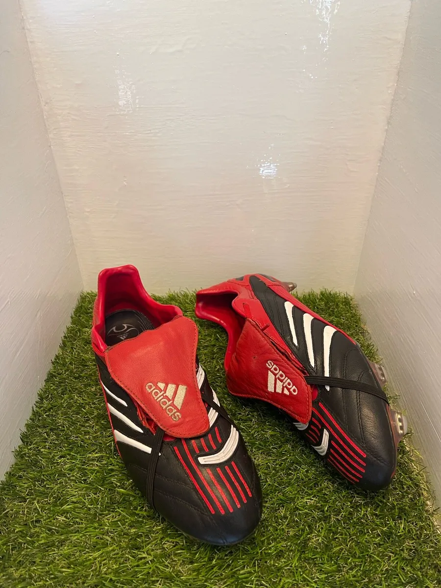 Adidas Predator Absolute SG Football Boots | UK 10 - Image 1