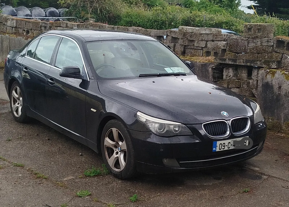 BMW 5-Series 2009 - Image 1