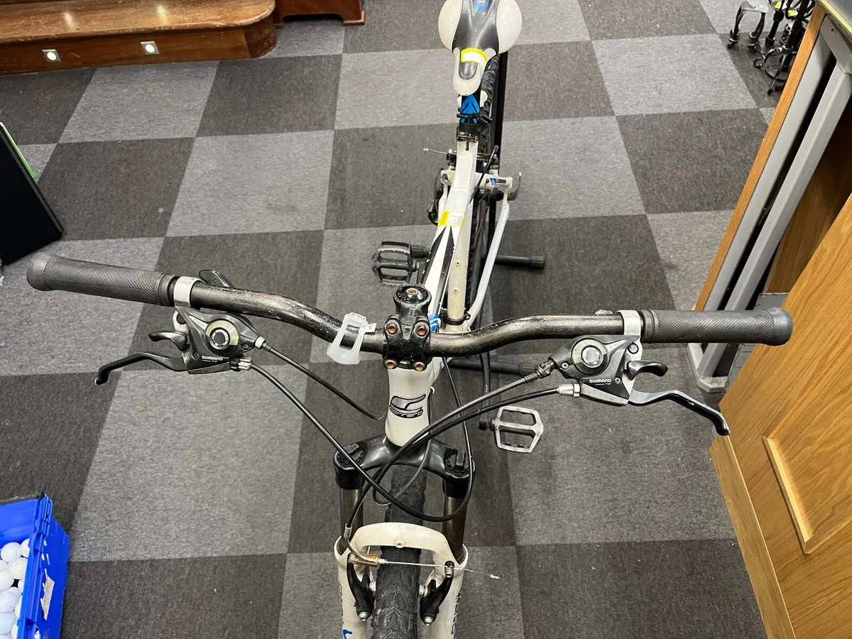 White Carrera Bike - Image 2