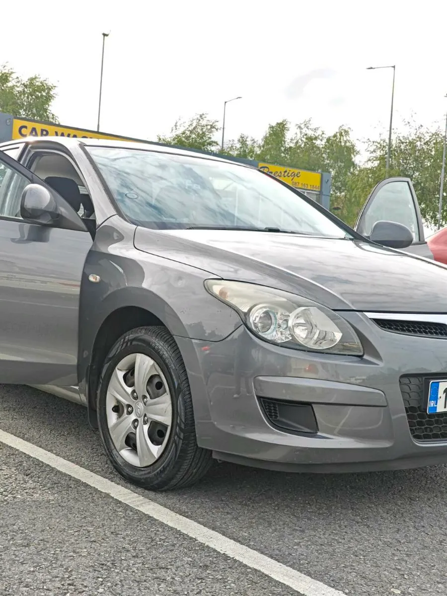 Car - Image 2