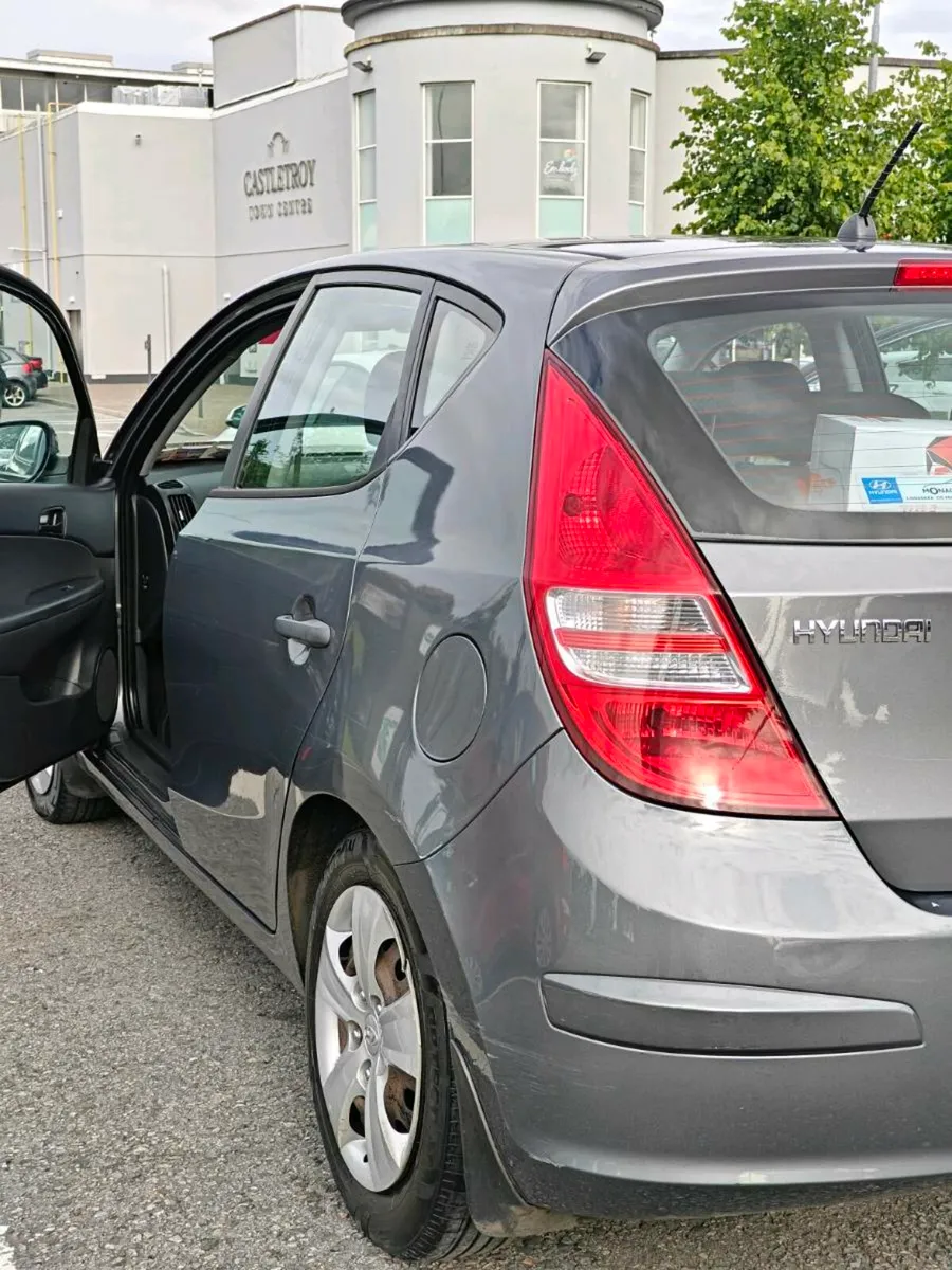 Car - Image 4