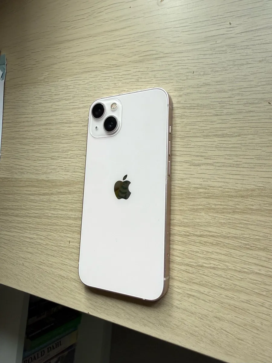iPhone 13 - Image 2