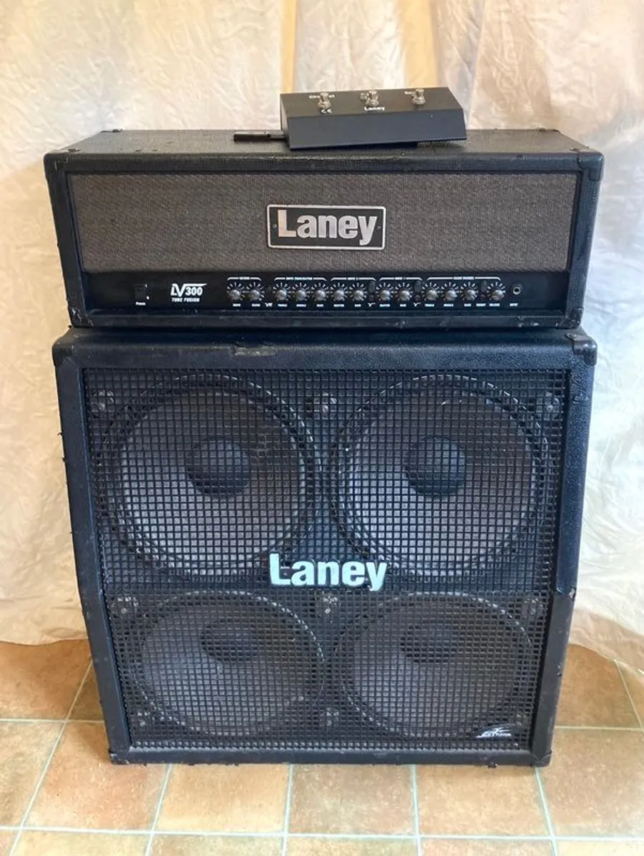 Laney LV300H + Laney LX412A Angled Speaker Cabinet - Image 1