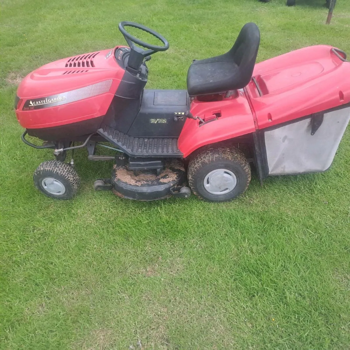 Ride on lawnmower - Image 3